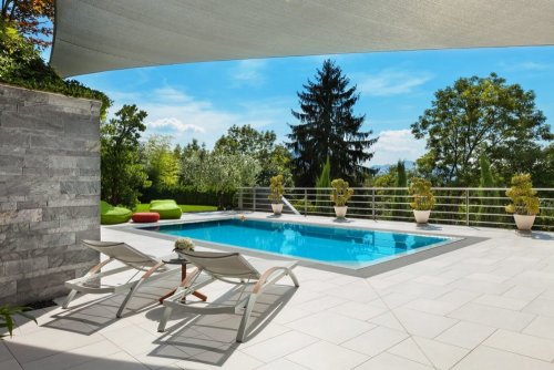 5 amazing pool deck decorating ideas for your luxury home