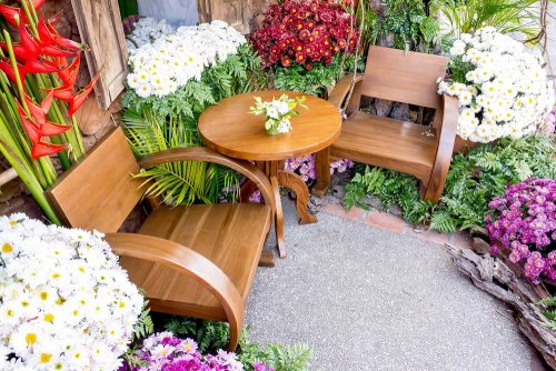 10 outdoor chair and seating ideas for your garden space
